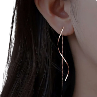 עגילים ארוכים עם עיצוב גלי