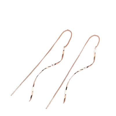 עגילים ארוכים עם עיצוב גלי