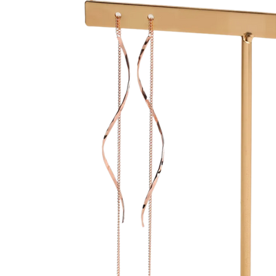 עגילים ארוכים עם עיצוב גלי