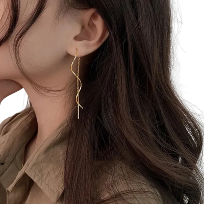 עגילים ארוכים עם עיצוב גלי