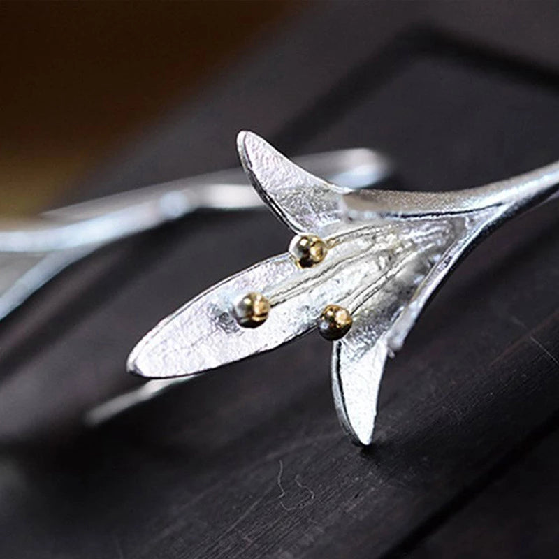 בלוסום - עגילי פרח כסף