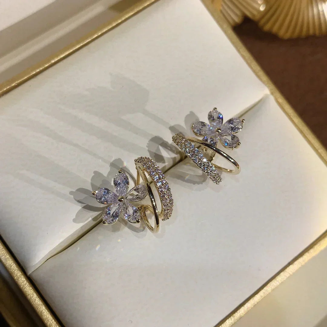 עגילי זהב עם פרחים וזירקוניה נוצצת