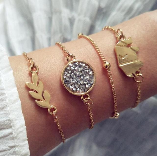 סט בלעדי של 5 צמידים ייחודיים ואיכותיים